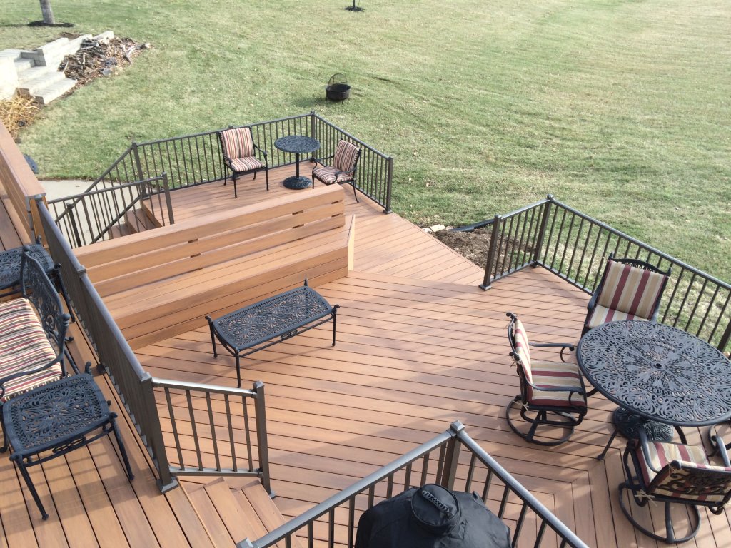 Raytown Missouri backyard deck construction